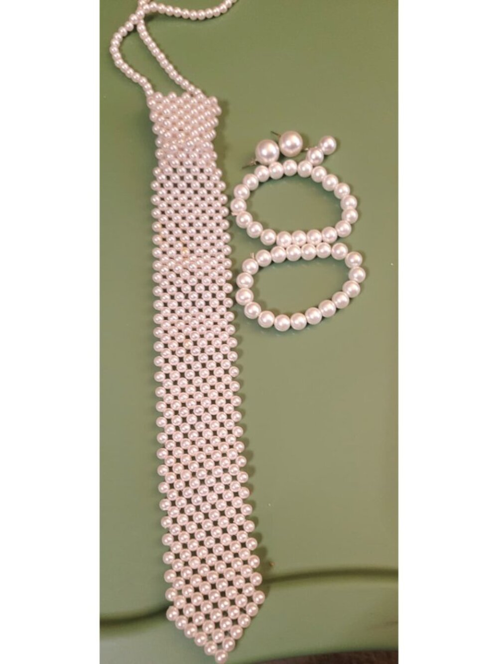 pearl neck tie, 2 pair earrings and pearl bracelets - Picture 1 of 3